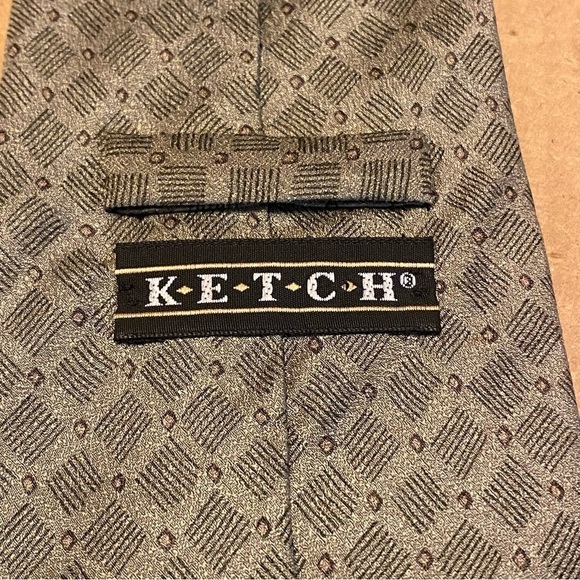 KETCH Mens Green Geometric Silk Tie Necktie - Picture 3 of 5